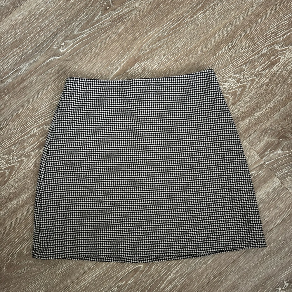 H&M Black and White Mini Skirt
